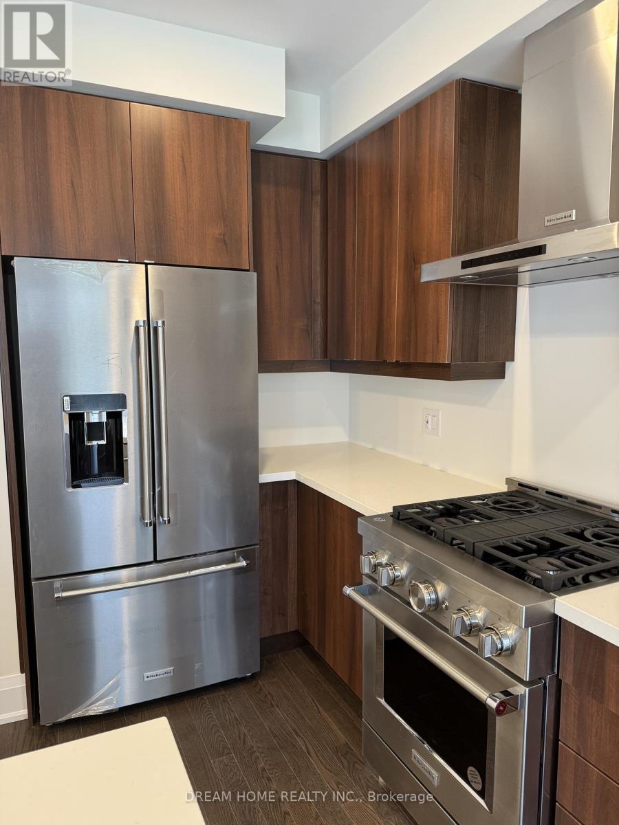 84 Tempel Street Property Photo 10