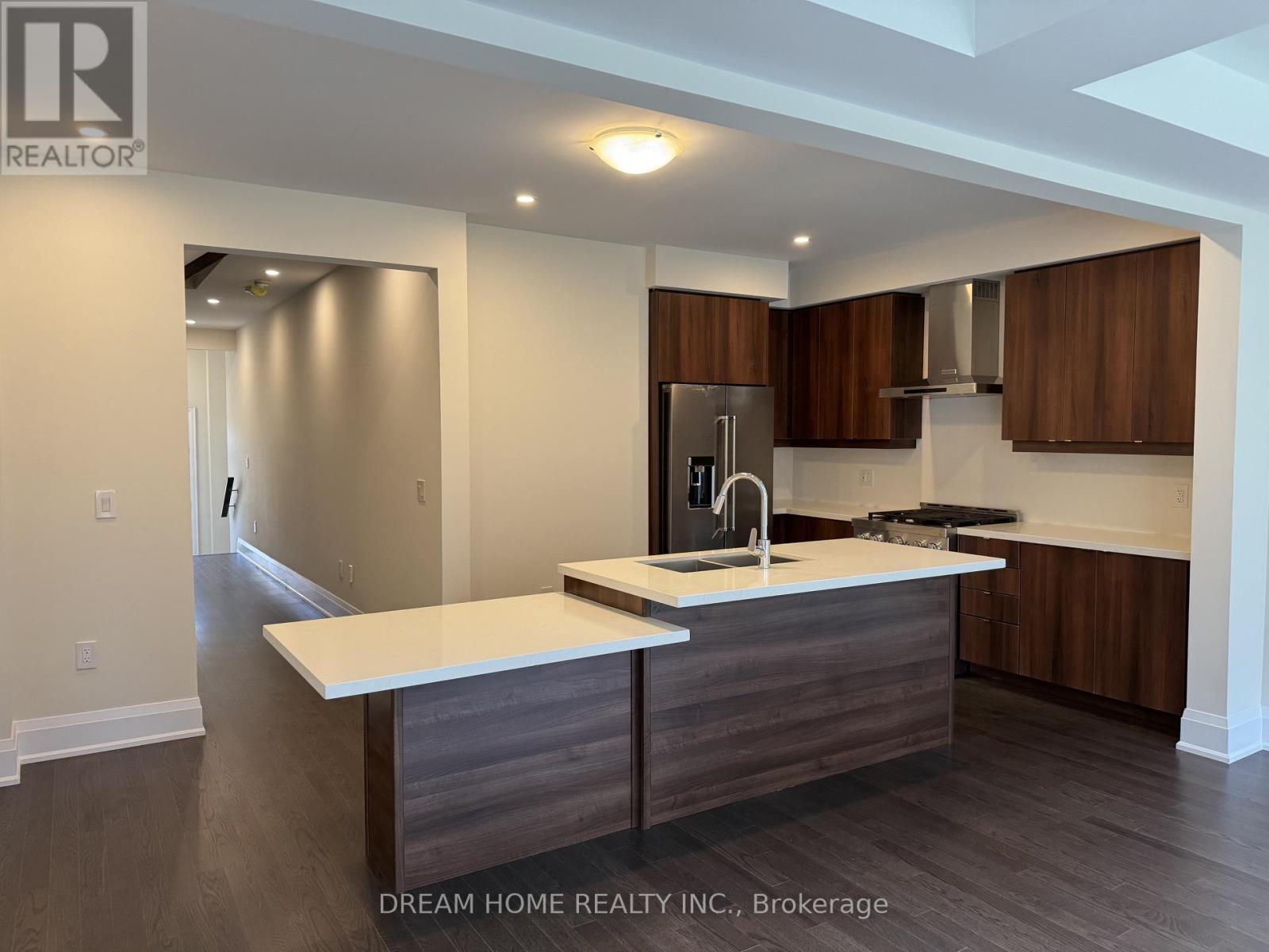 84 Tempel Street Property Photo 12
