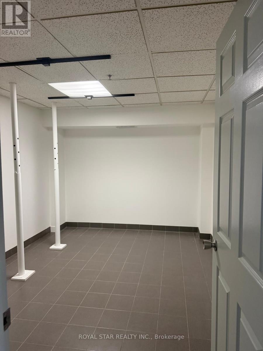 6 - 4040 Steeles Avenue W Property Photo 12