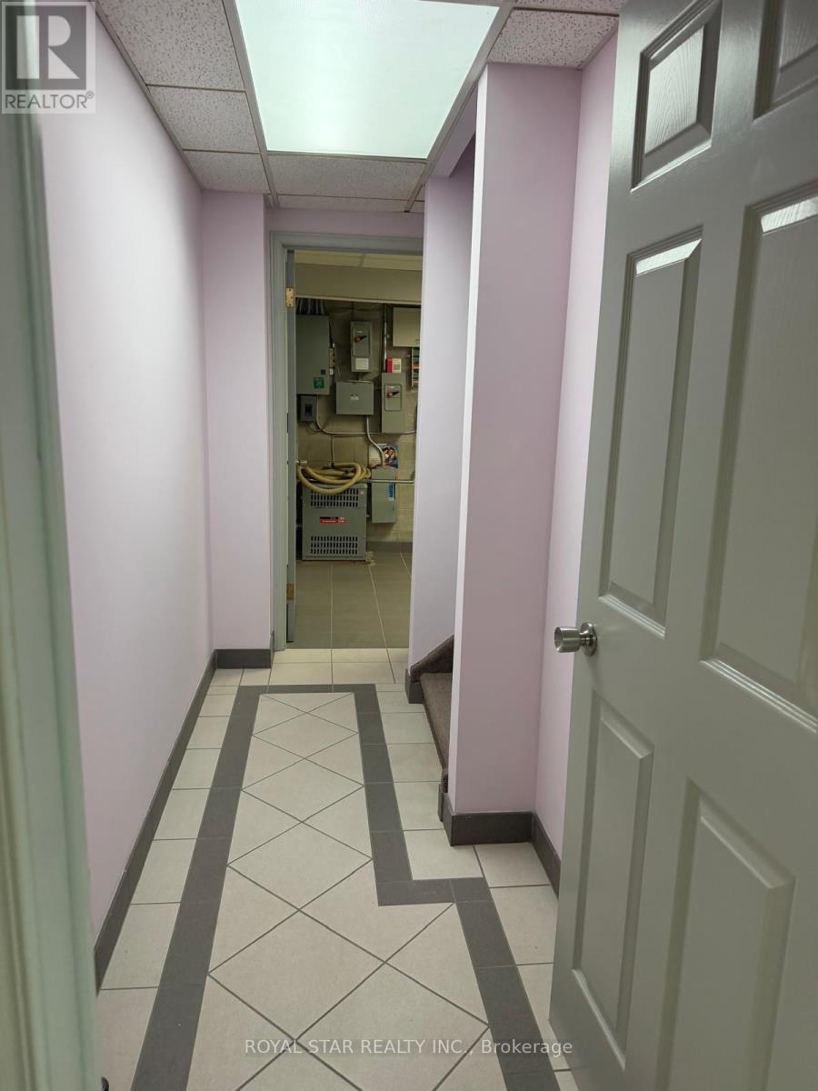 6 - 4040 Steeles Avenue W Property Photo 27