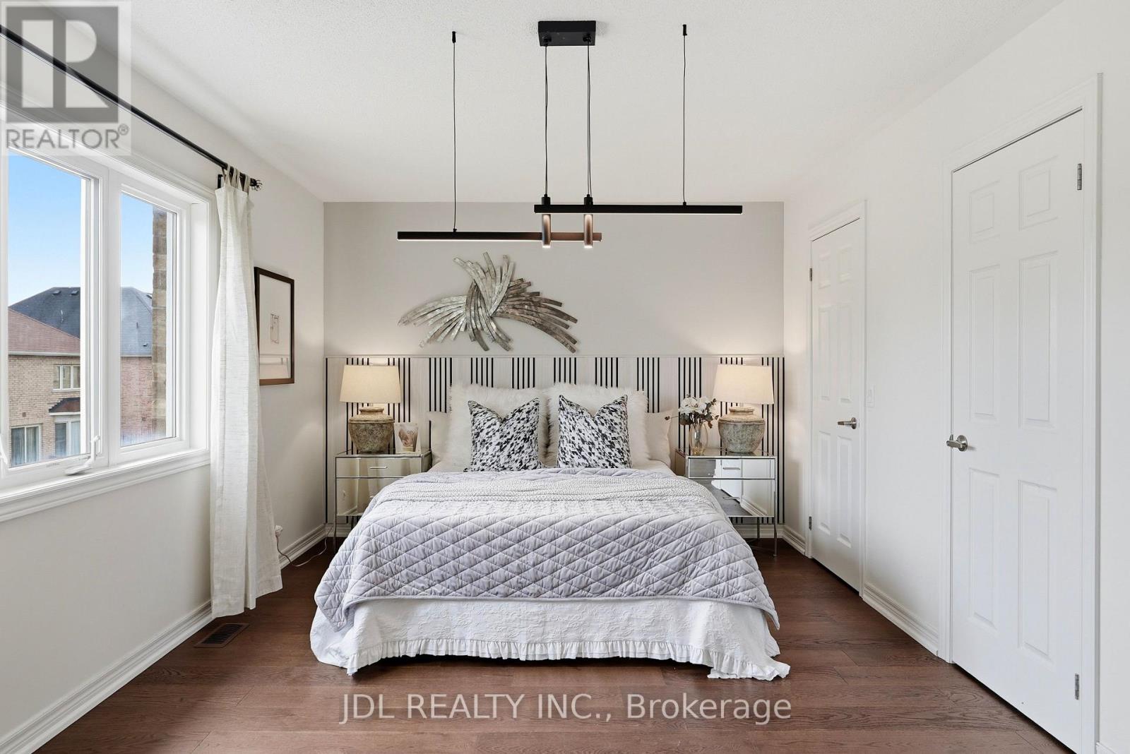15 Beacon Point Street Property Photo 4