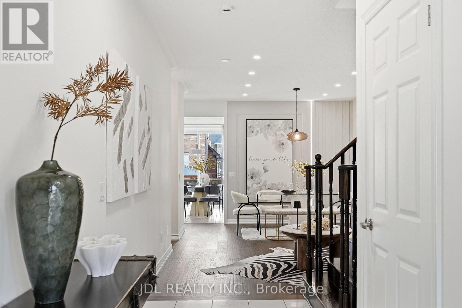 15 Beacon Point Street Property Photo 12