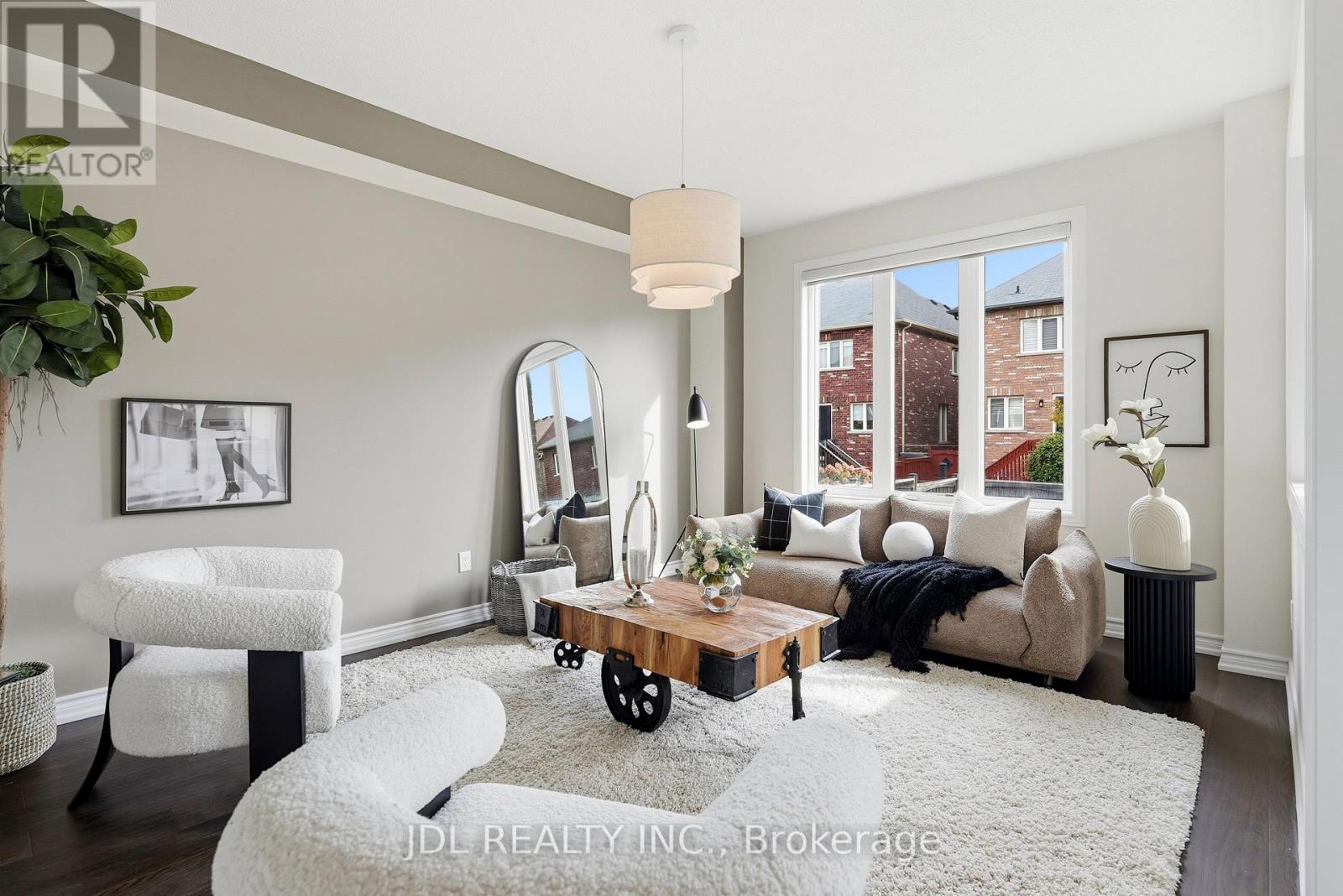15 Beacon Point Street Property Photo 17