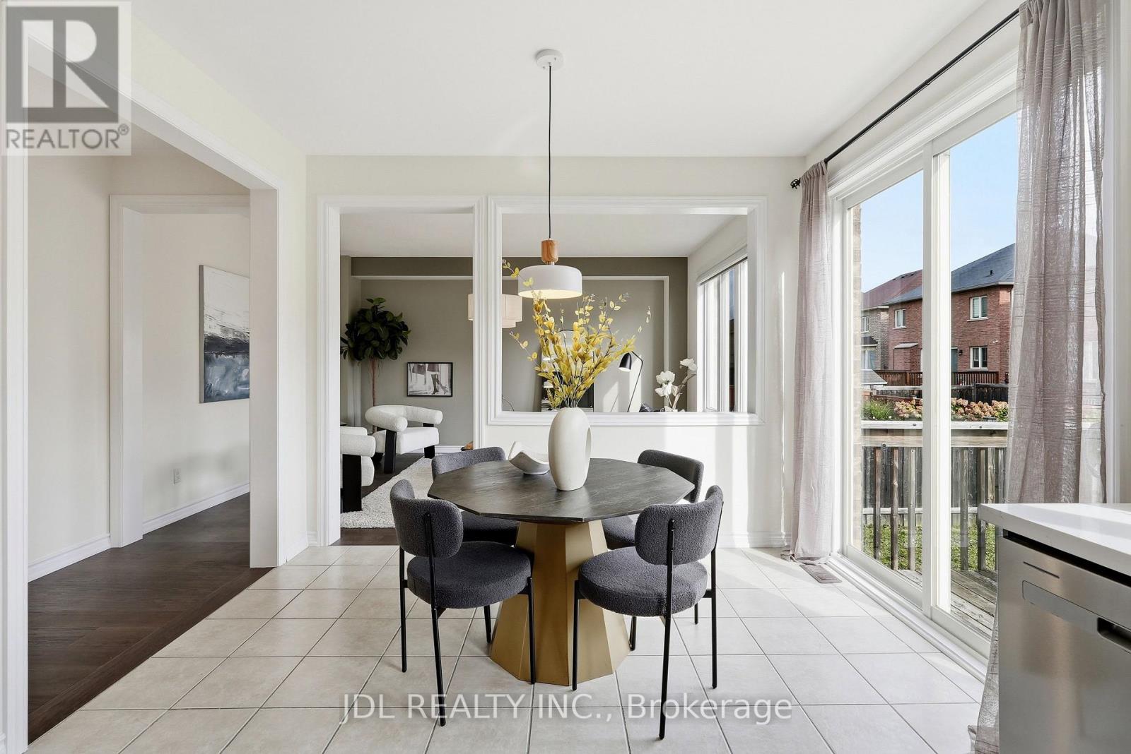 15 Beacon Point Street Property Photo 26