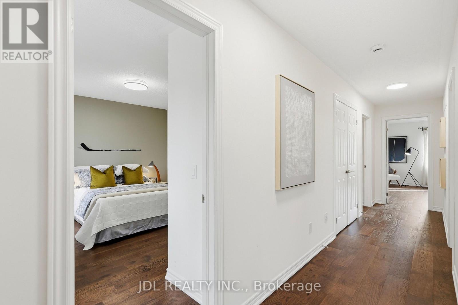 15 Beacon Point Street Property Photo 27