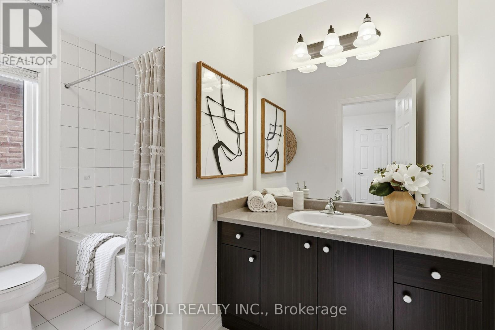 15 Beacon Point Street Property Photo 34