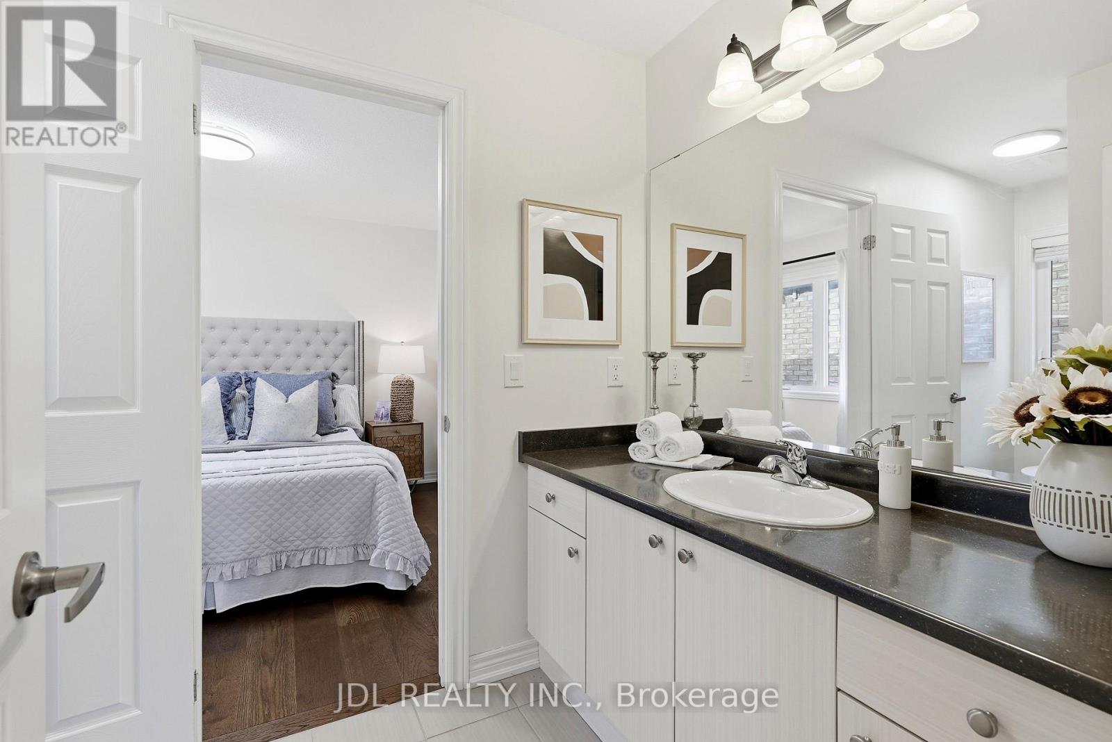 15 Beacon Point Street Property Photo 38