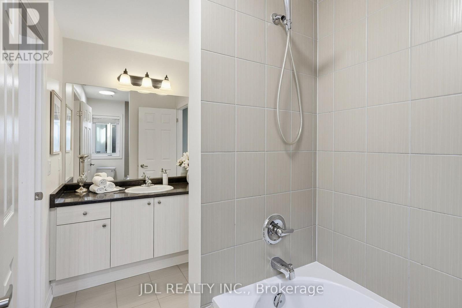 15 Beacon Point Street Property Photo 39