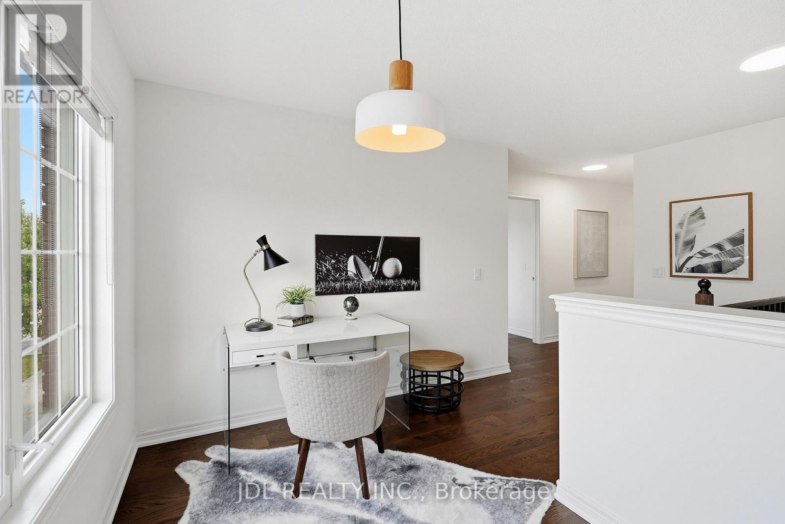 15 Beacon Point Street Property Photo 44