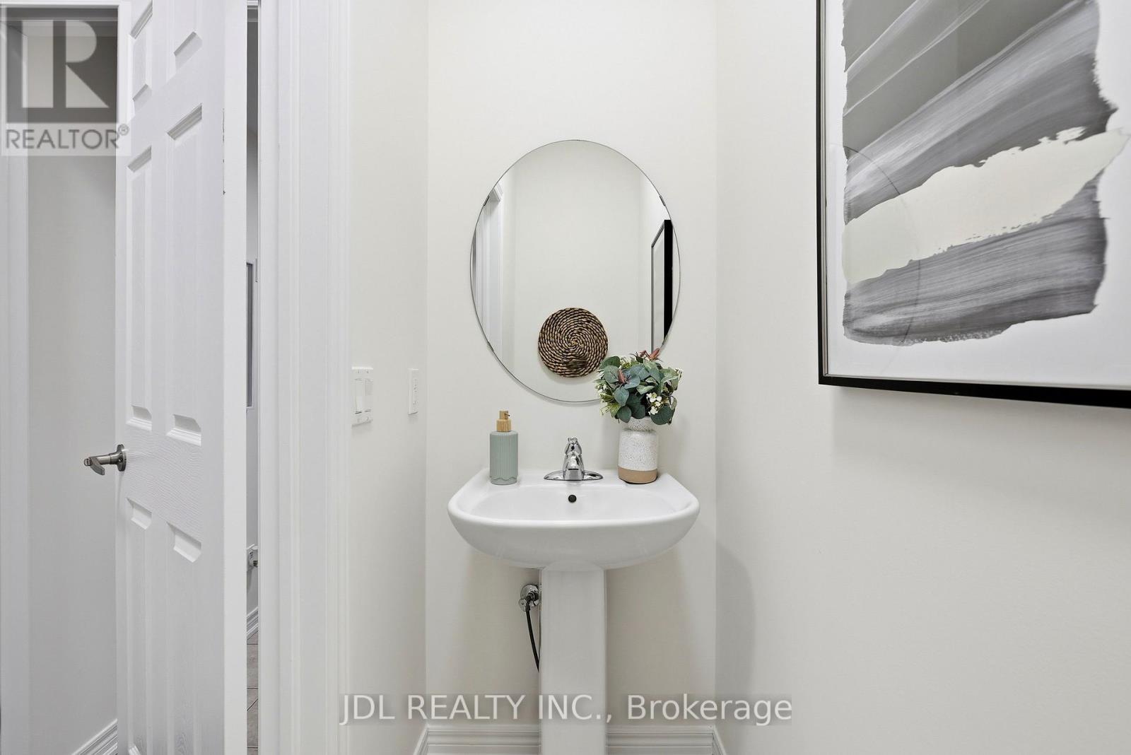 15 Beacon Point Street Property Photo 45