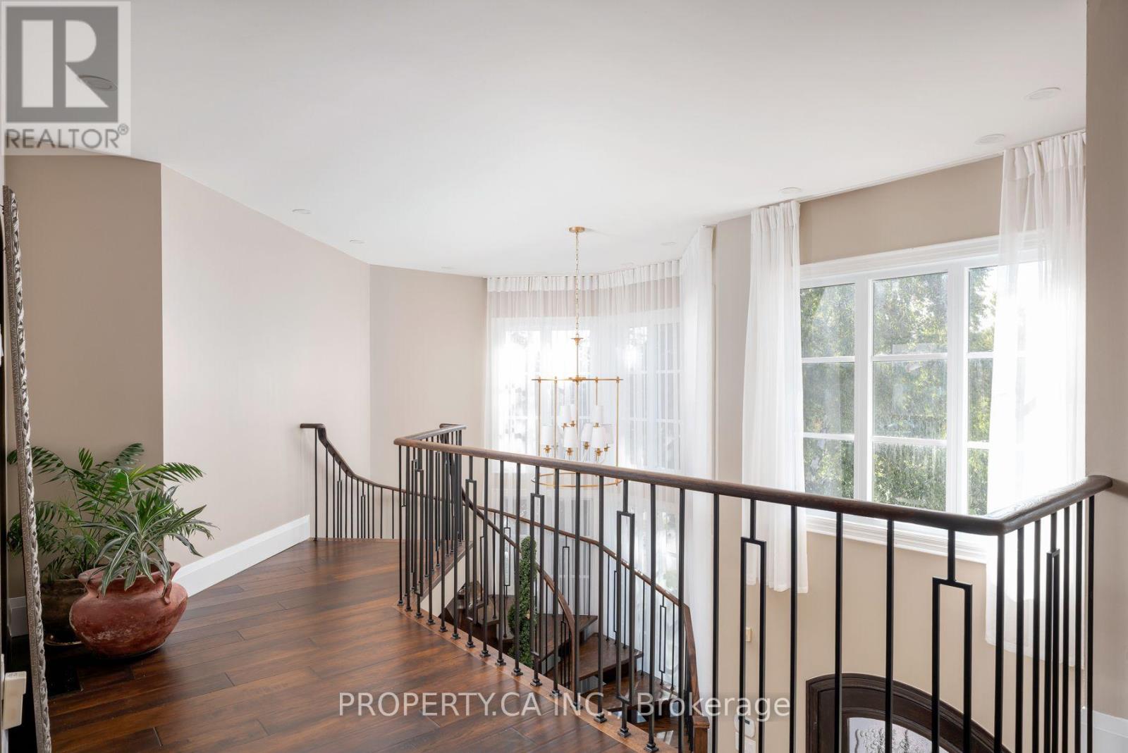 72 Devonsleigh Boulevard Property Photo 21