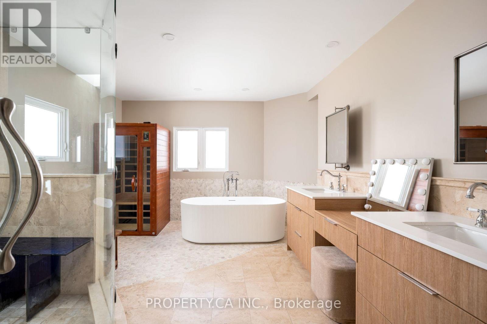 72 Devonsleigh Boulevard Property Photo 24