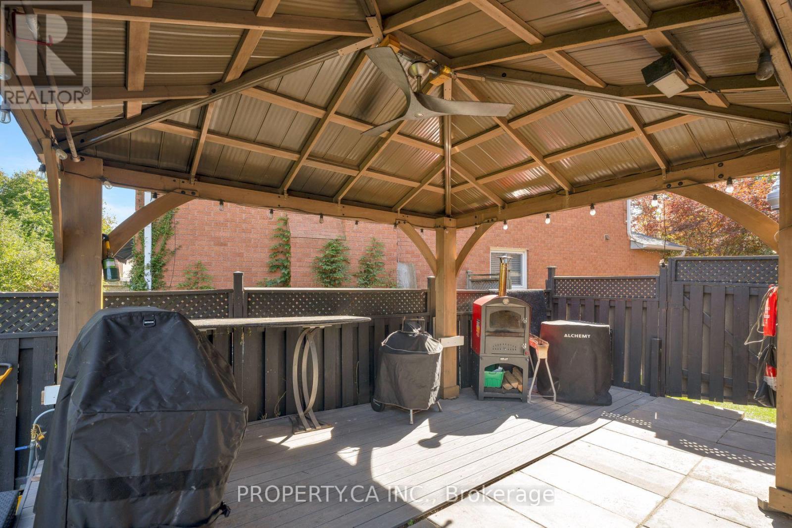 72 Devonsleigh Boulevard Property Photo 42