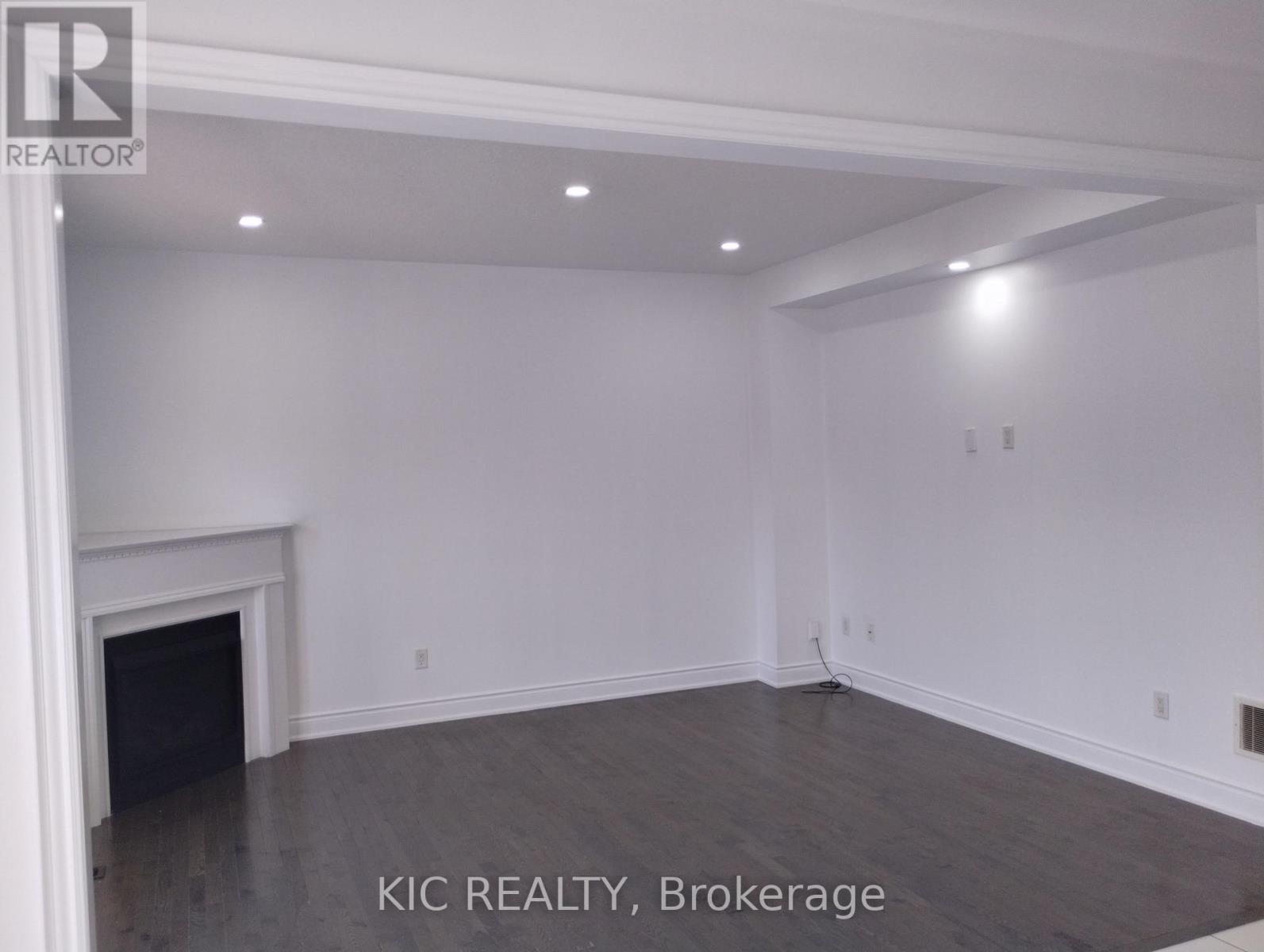 1461 Lormel Gate Avenue Property Photo 5