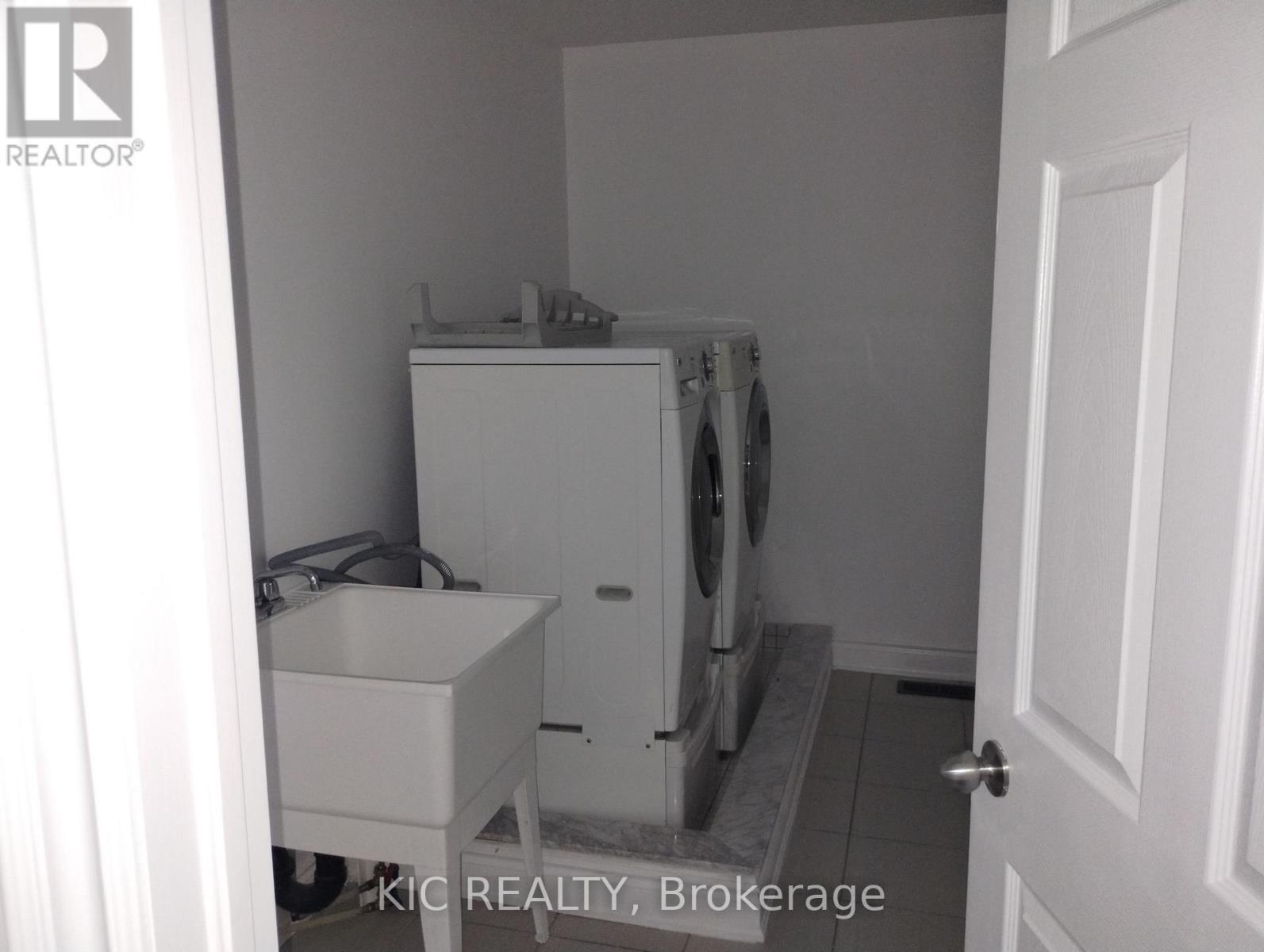 1461 Lormel Gate Avenue Property Photo 6