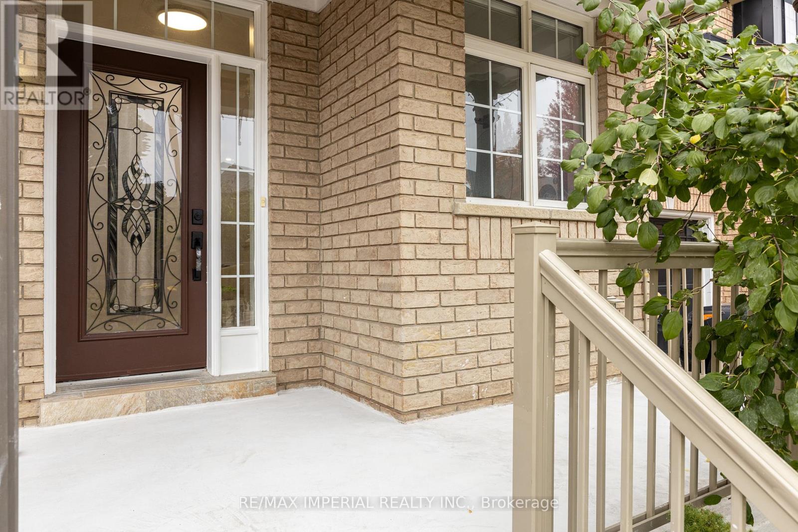 44 Hawkview Boulevard Property Photo 2