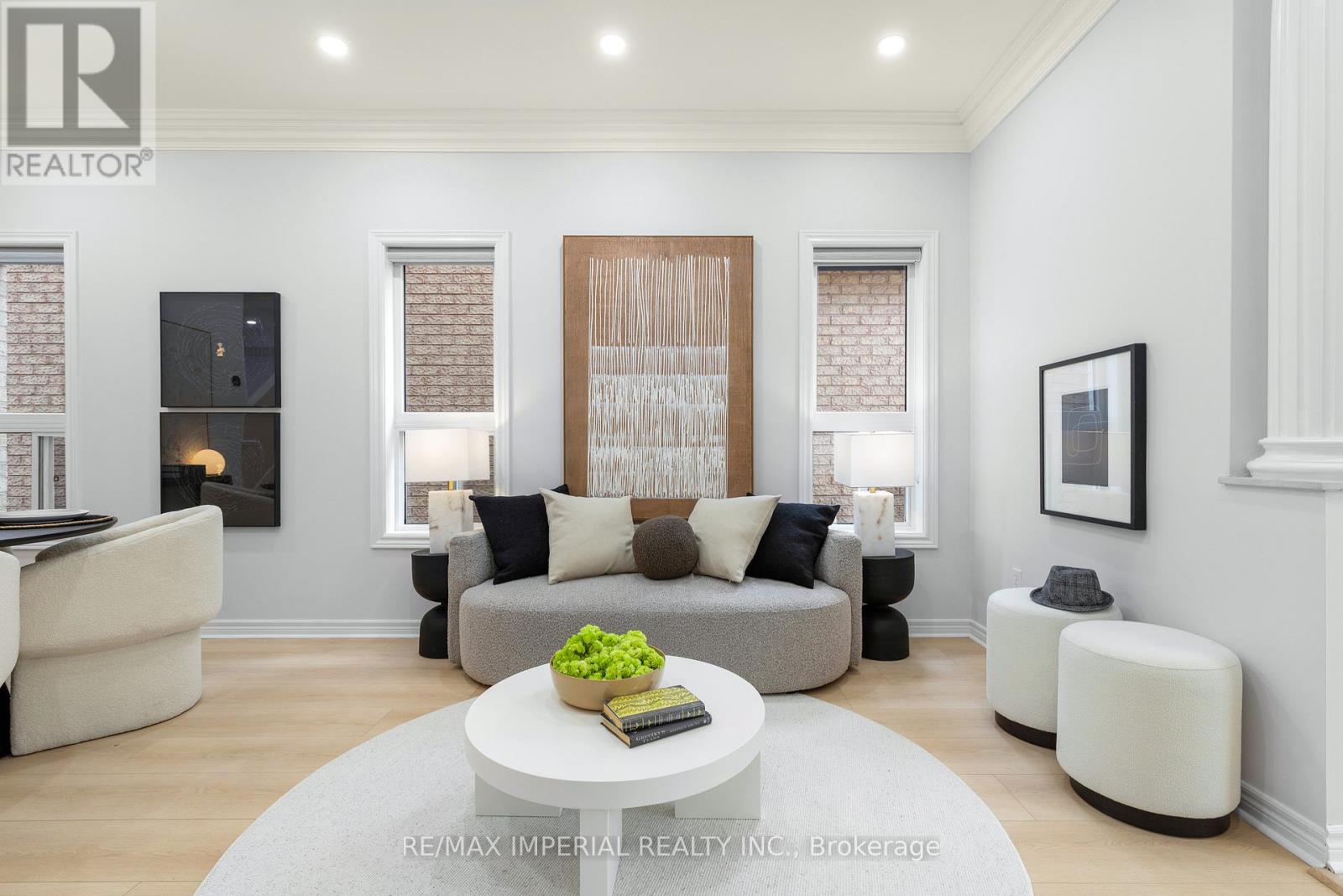44 Hawkview Boulevard Property Photo 8