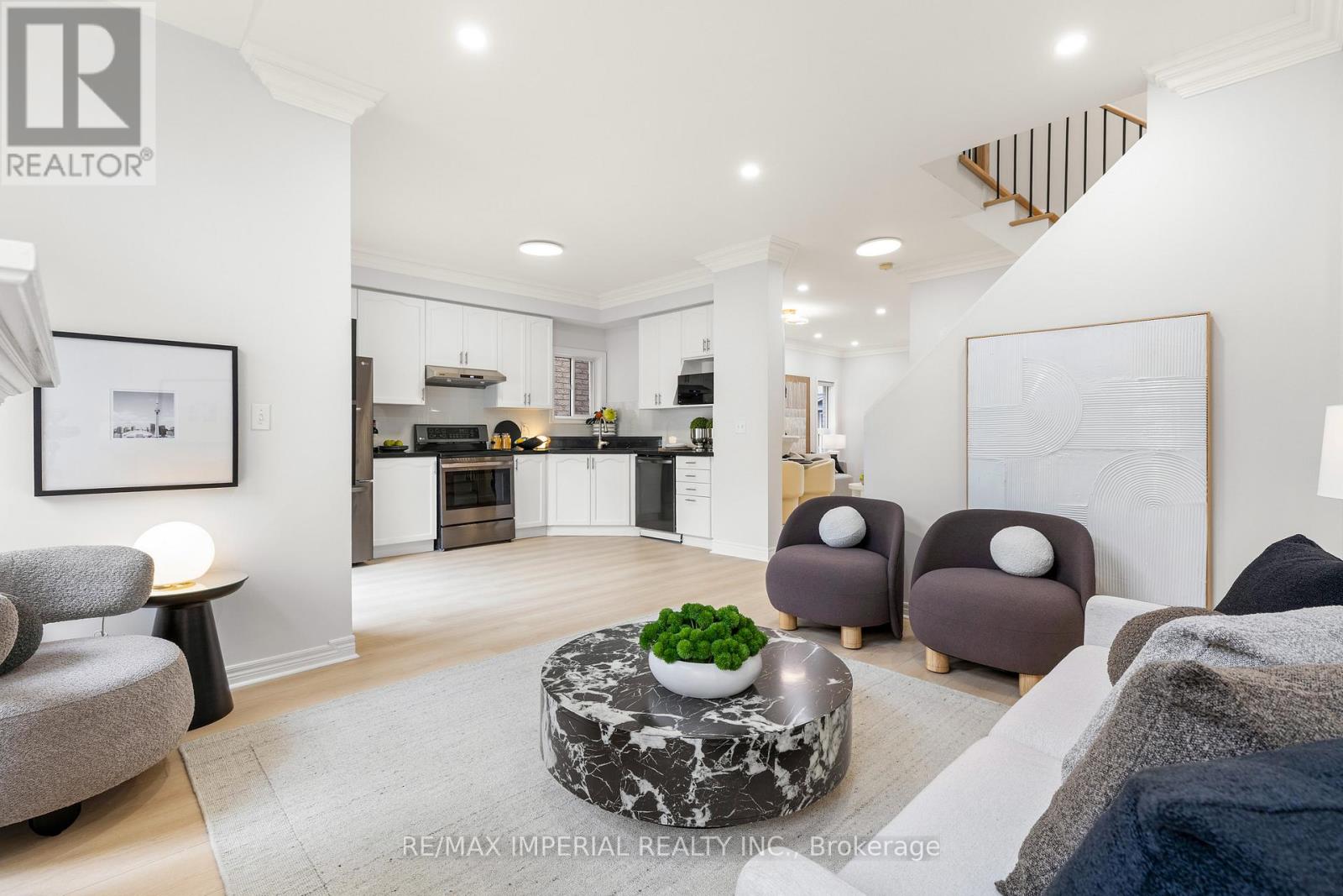 44 Hawkview Boulevard Property Photo 17