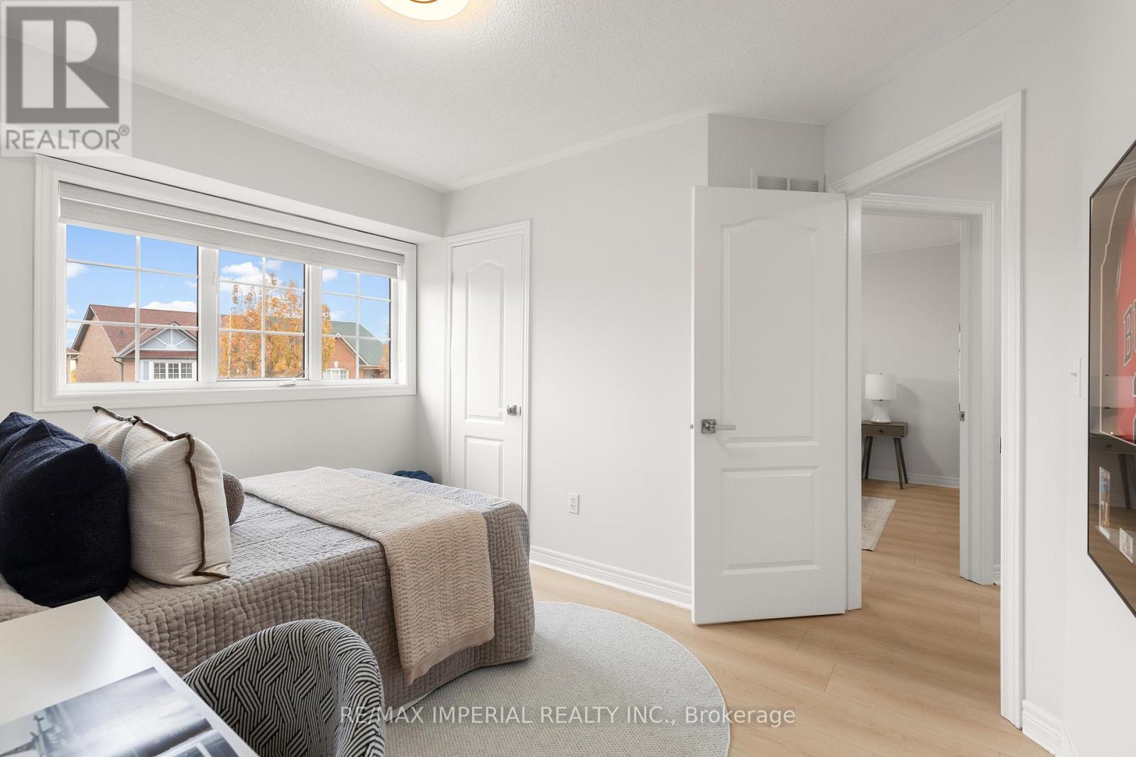 44 Hawkview Boulevard Property Photo 38