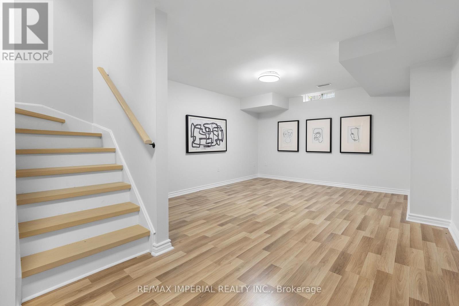 44 Hawkview Boulevard Property Photo 43