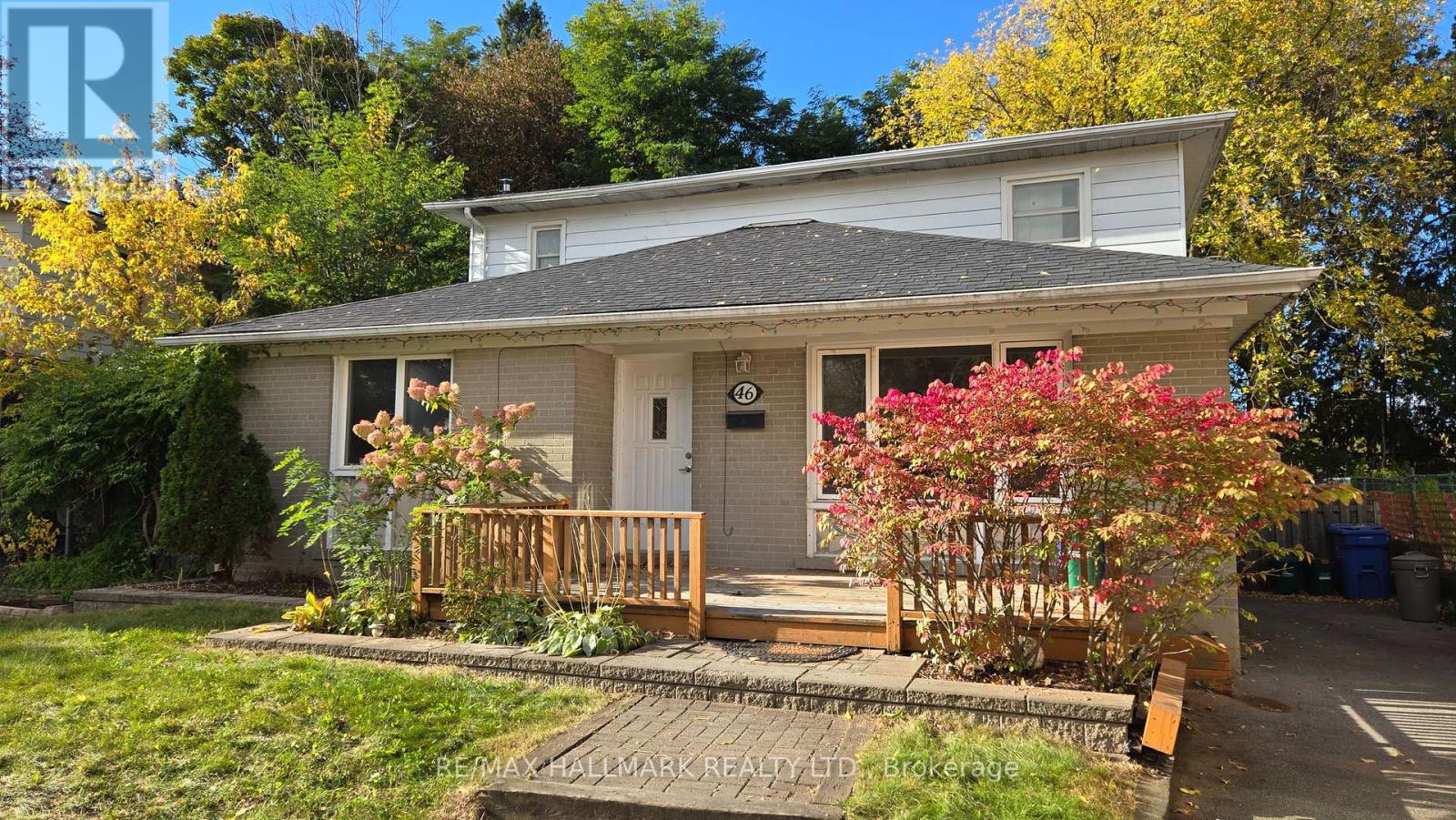 46 Collins Crescent Property Photo 2