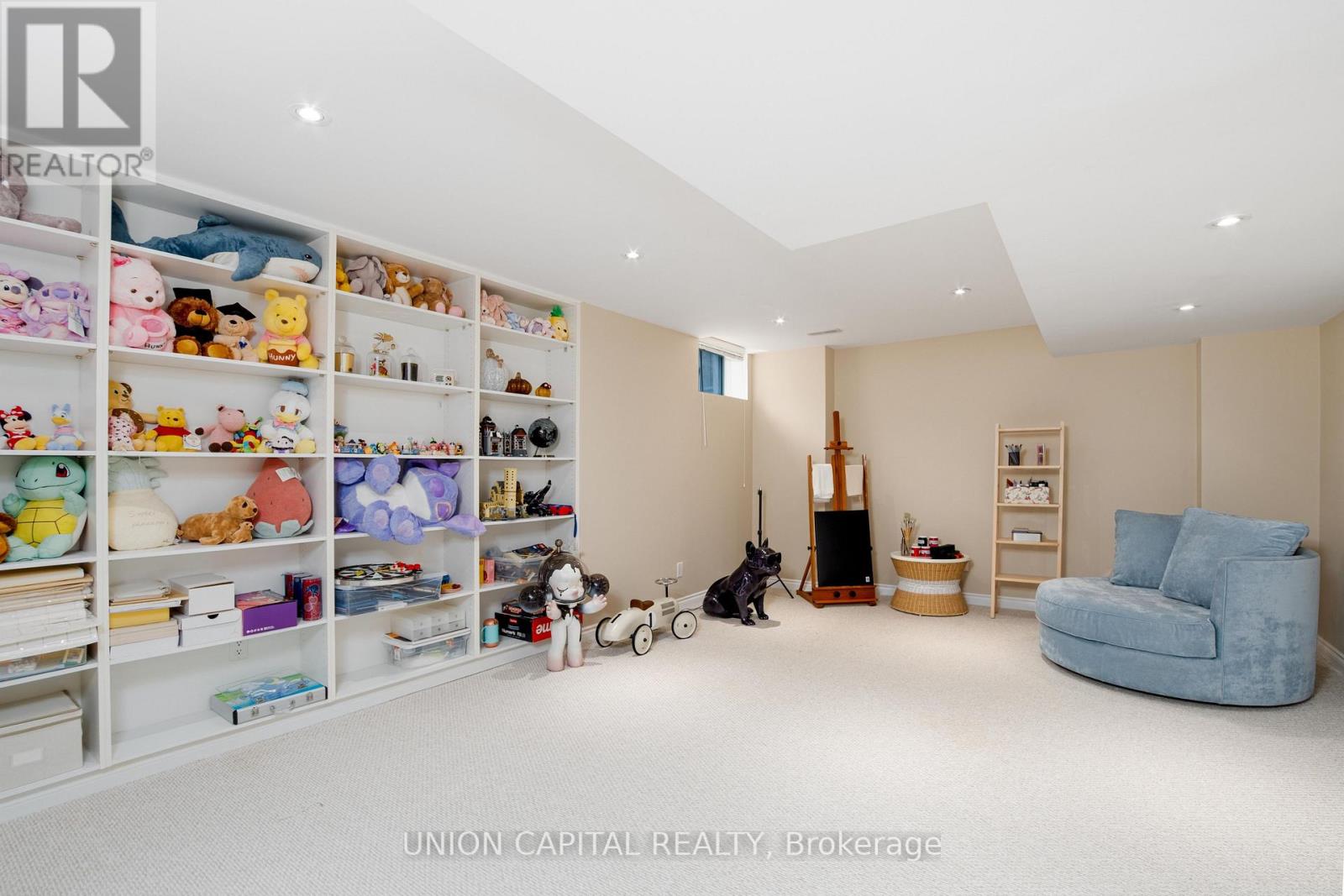 24 Royal West Road Property Photo 36