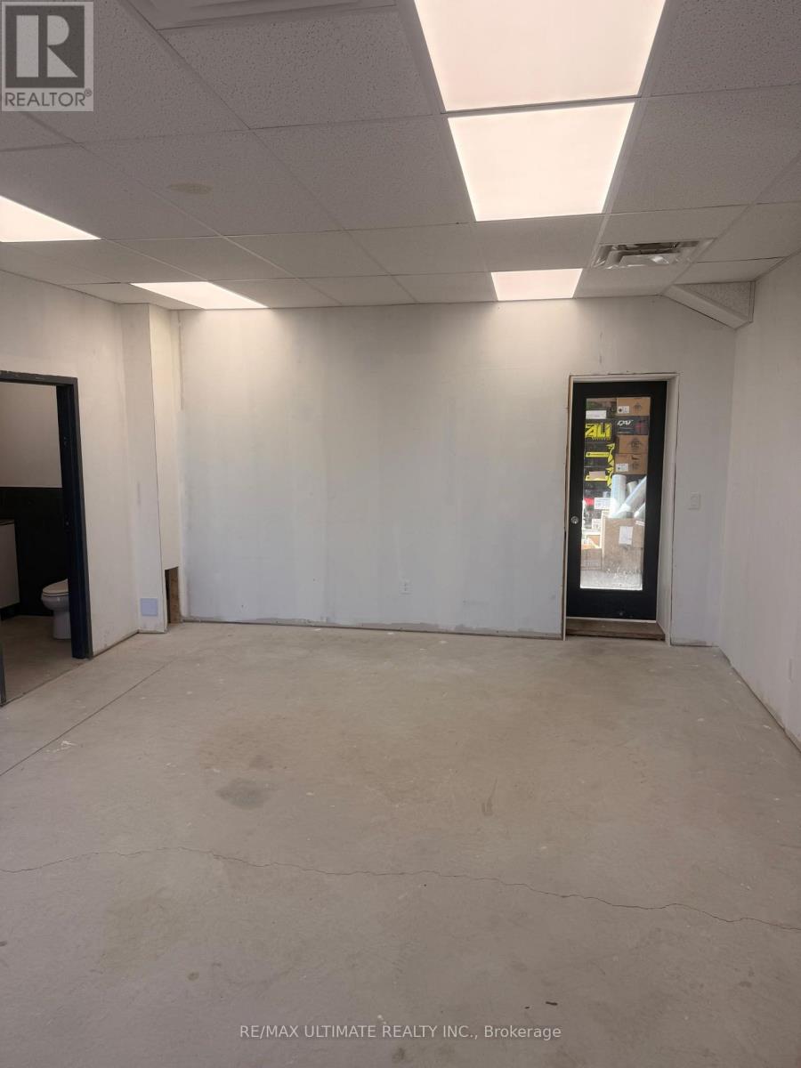 3 - 18582 Yonge Street Property Photo 5