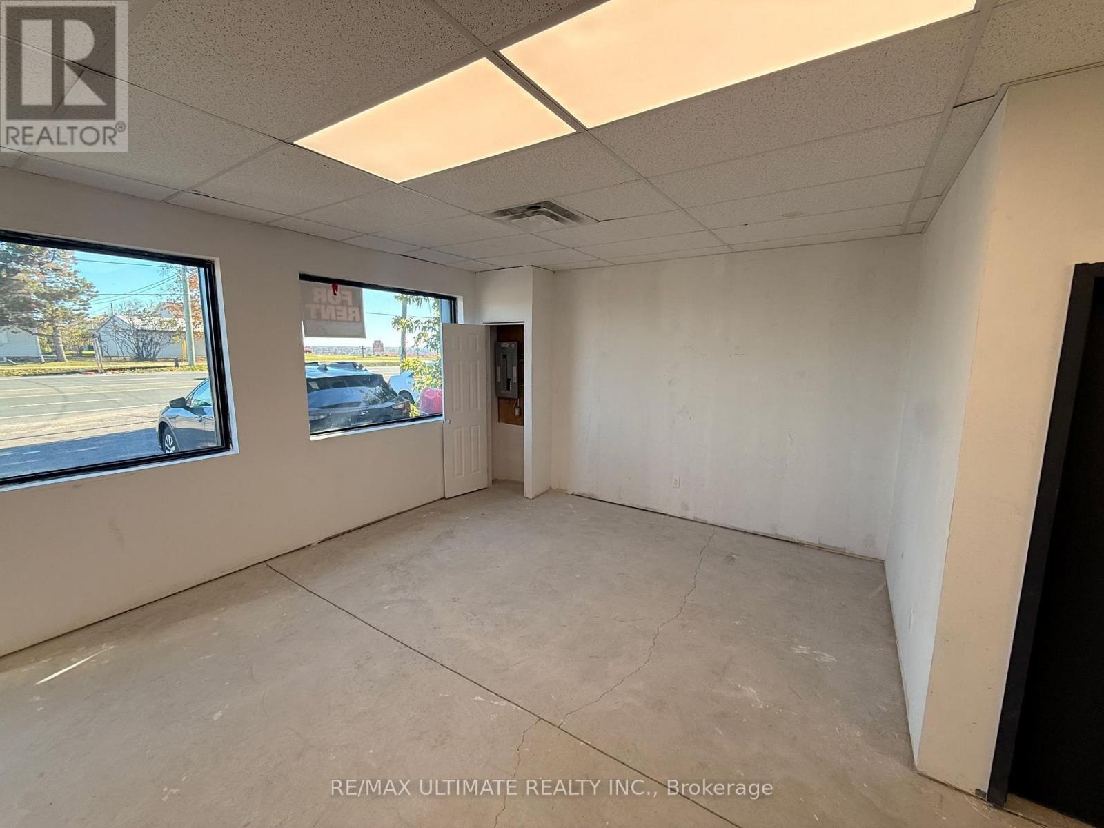 3 - 18582 Yonge Street Property Photo 7