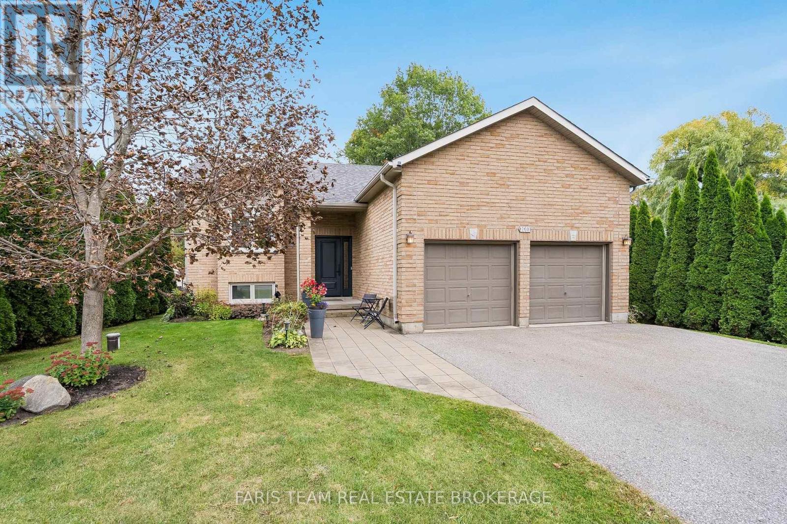 1011 Ferrier Avenue Property Photo 1