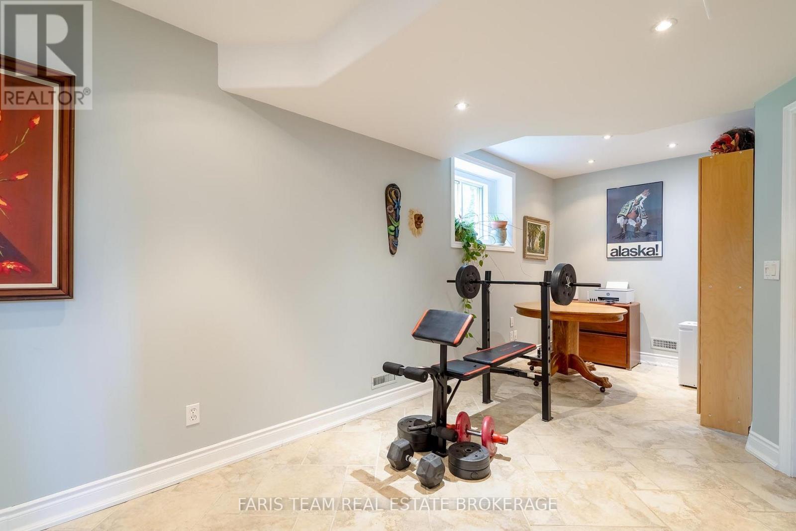 1011 Ferrier Avenue Property Photo 13