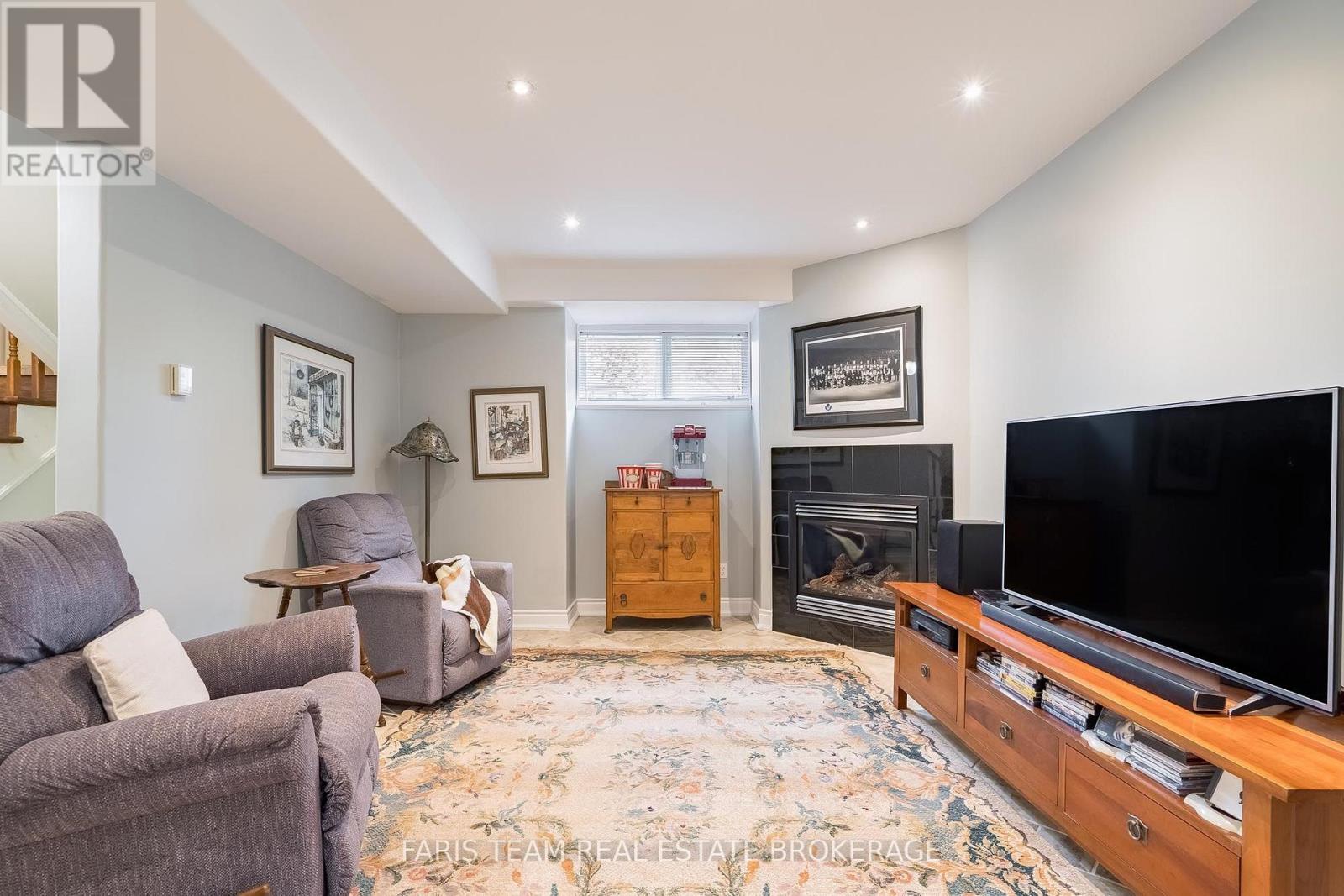 1011 Ferrier Avenue Property Photo 14