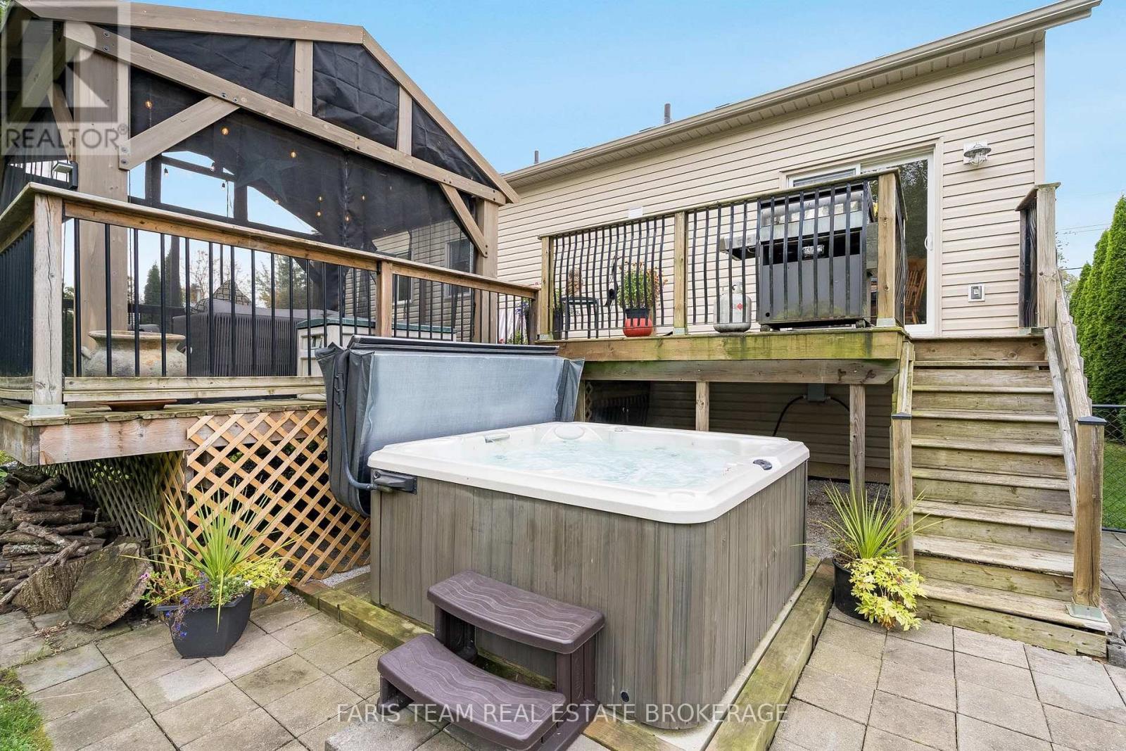 1011 Ferrier Avenue Property Photo 17
