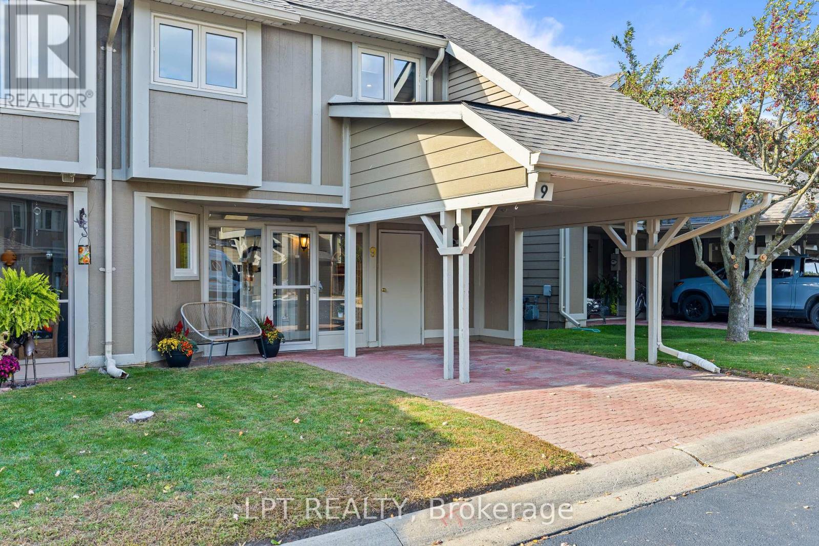 9 Davy Point Circle Property Photo 6