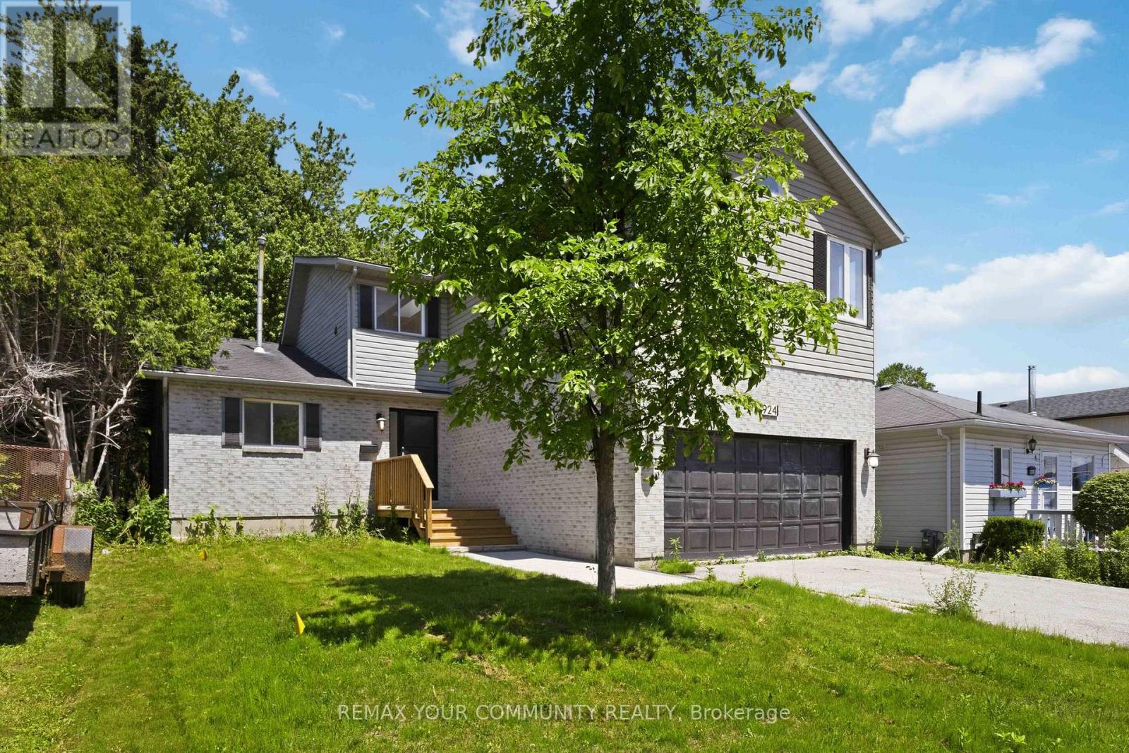 924 Helen Street Property Photo 2