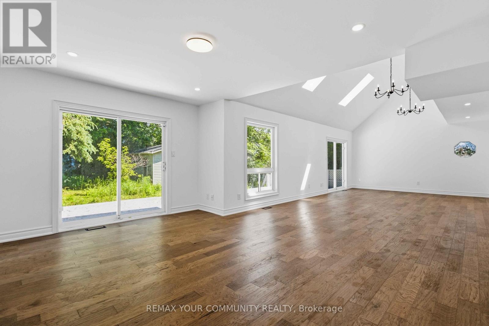 924 Helen Street Property Photo 5