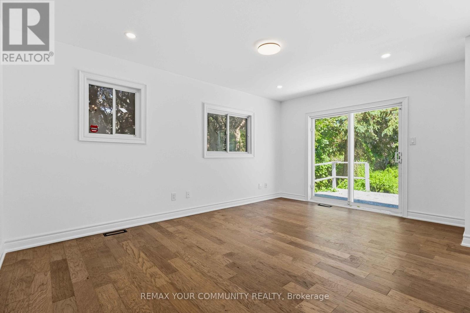 924 Helen Street Property Photo 6