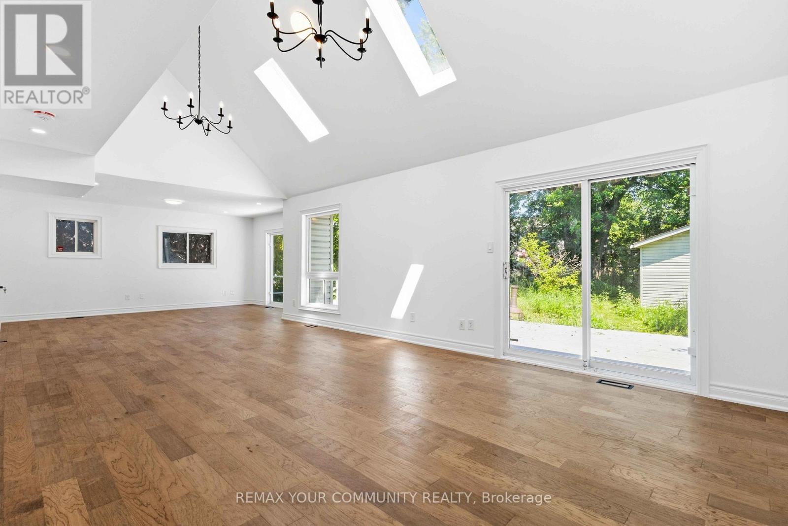 924 Helen Street Property Photo 11