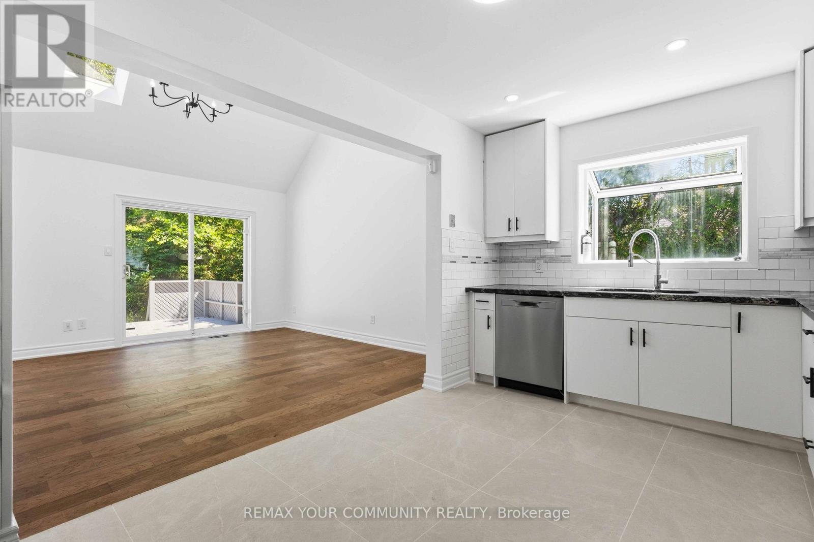 924 Helen Street Property Photo 14