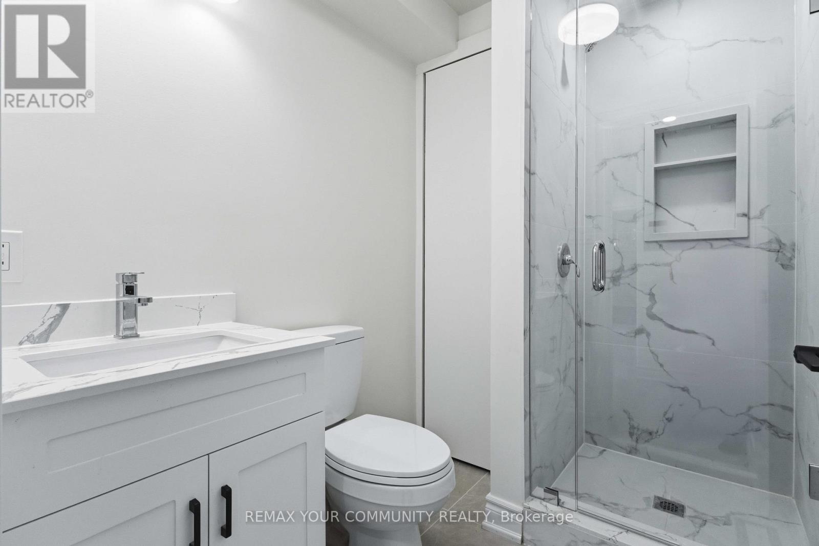 924 Helen Street Property Photo 17