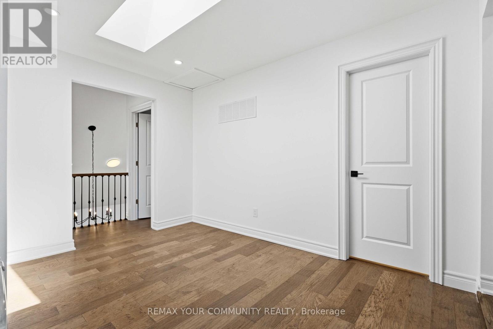 924 Helen Street Property Photo 25