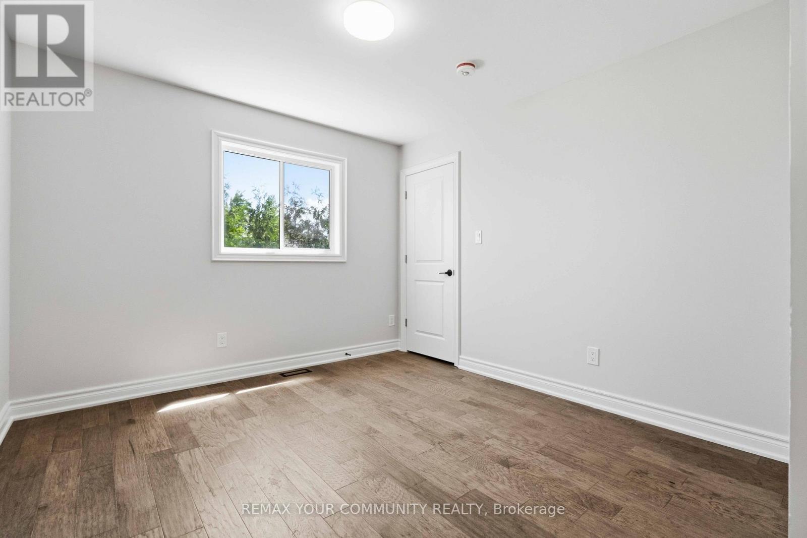 924 Helen Street Property Photo 27