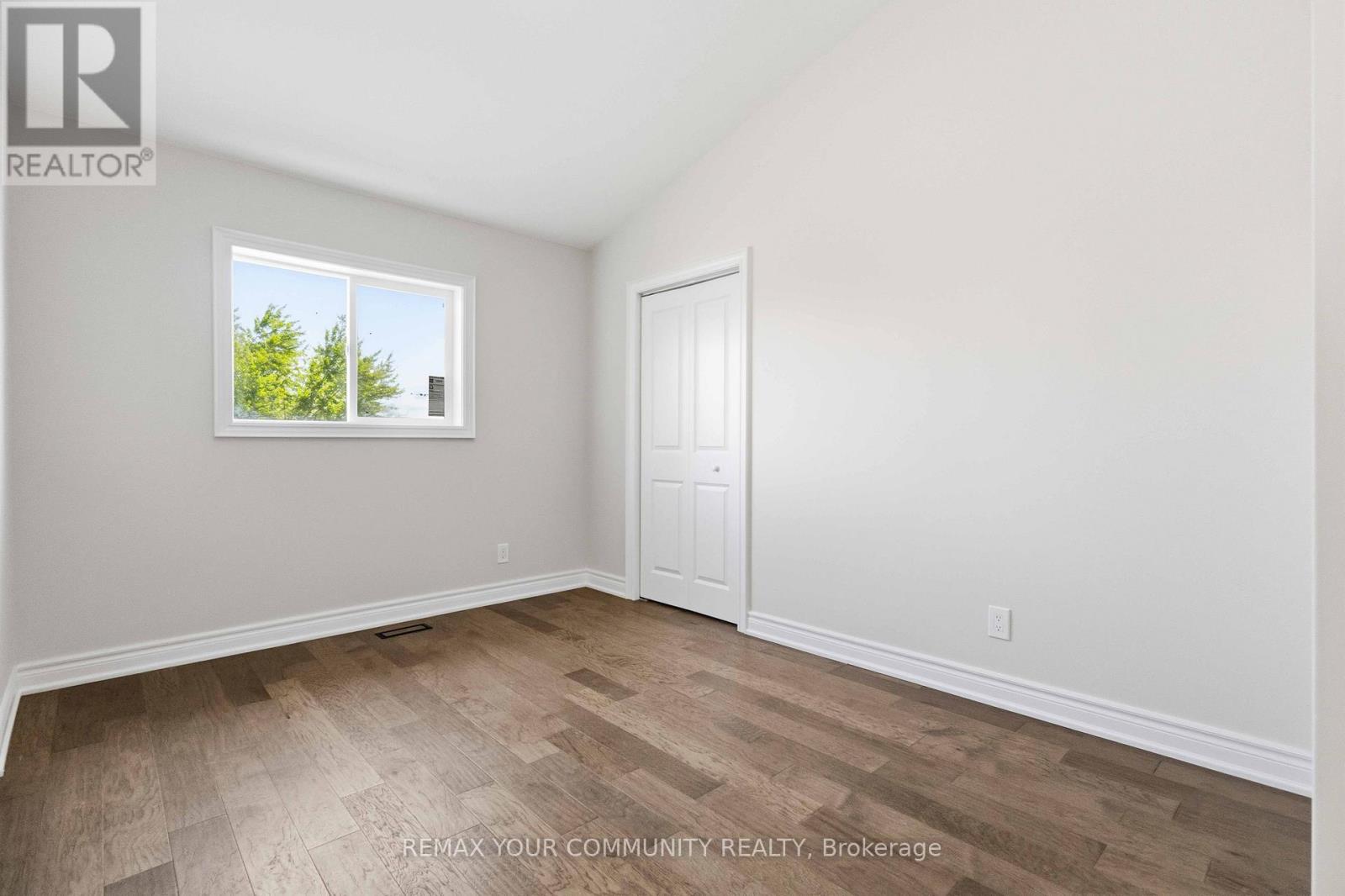 924 Helen Street Property Photo 28