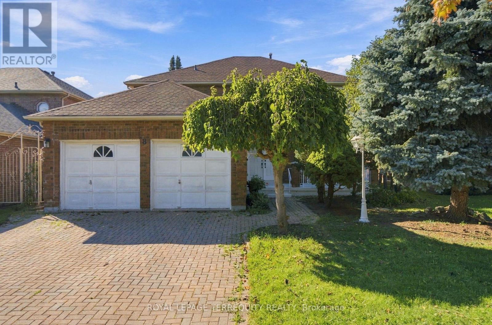 8 MALLORY AVENUE Property Photo 1