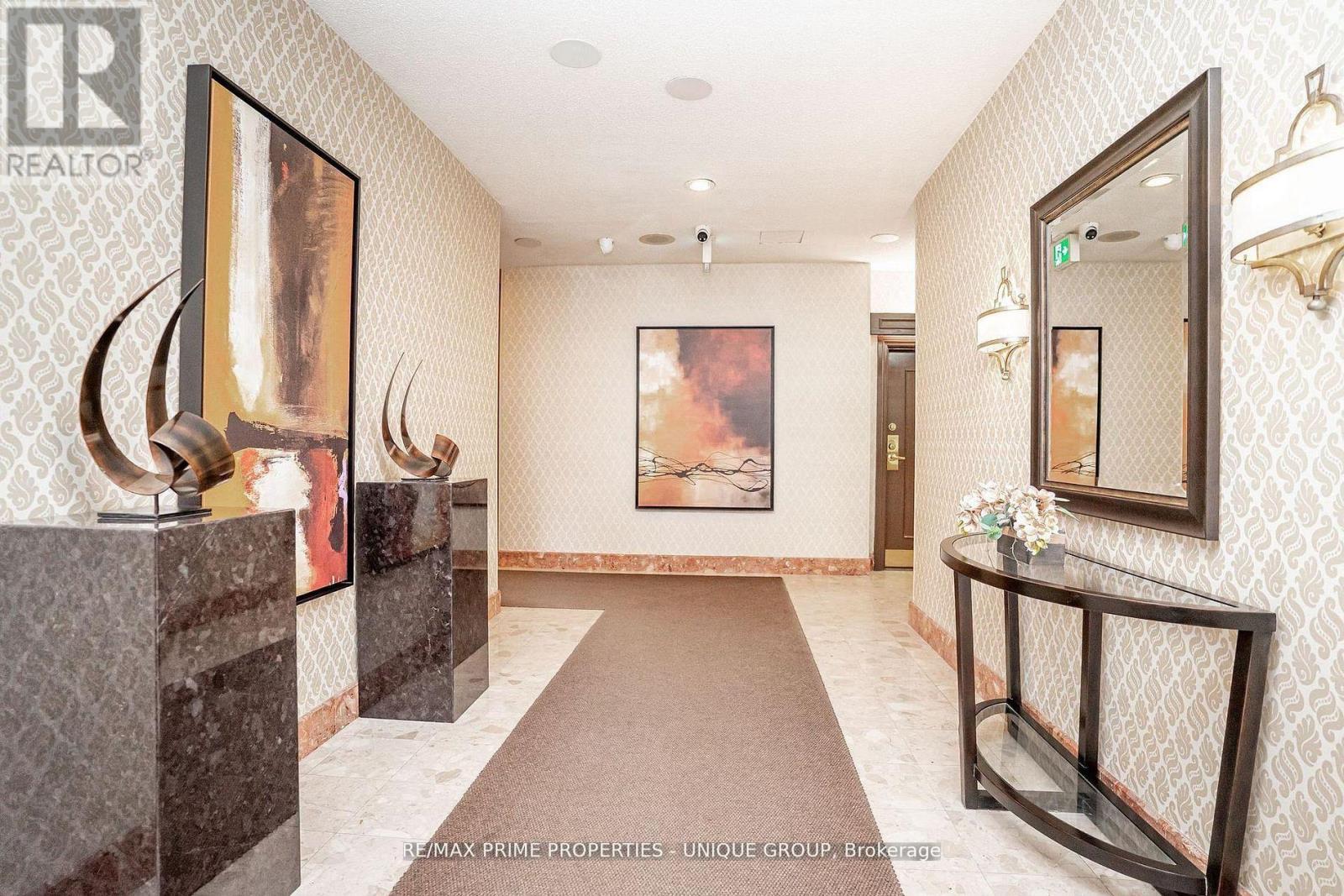 209 - 33 Weldrick Road E Property Photo 5
