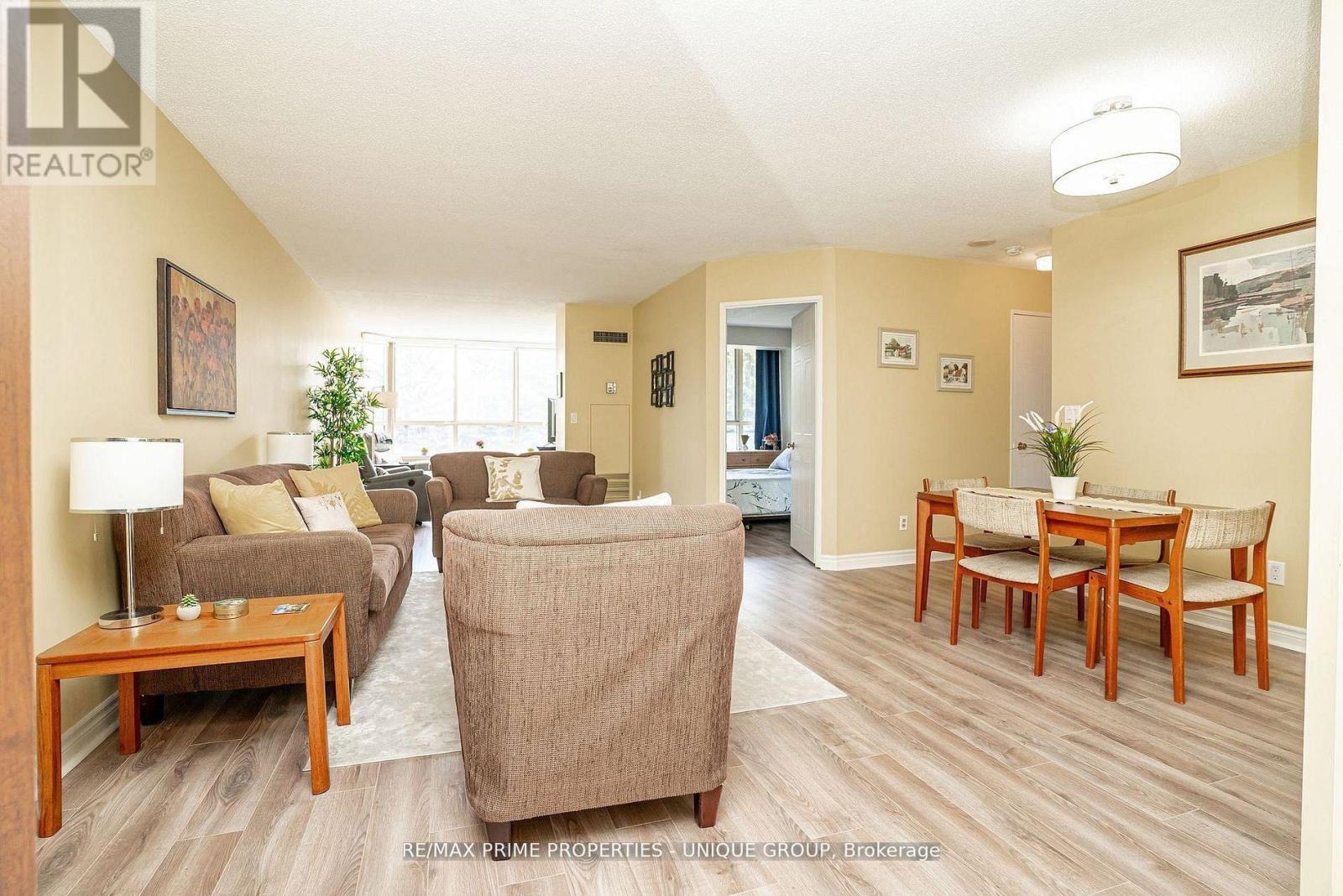 209 - 33 Weldrick Road E Property Photo 10