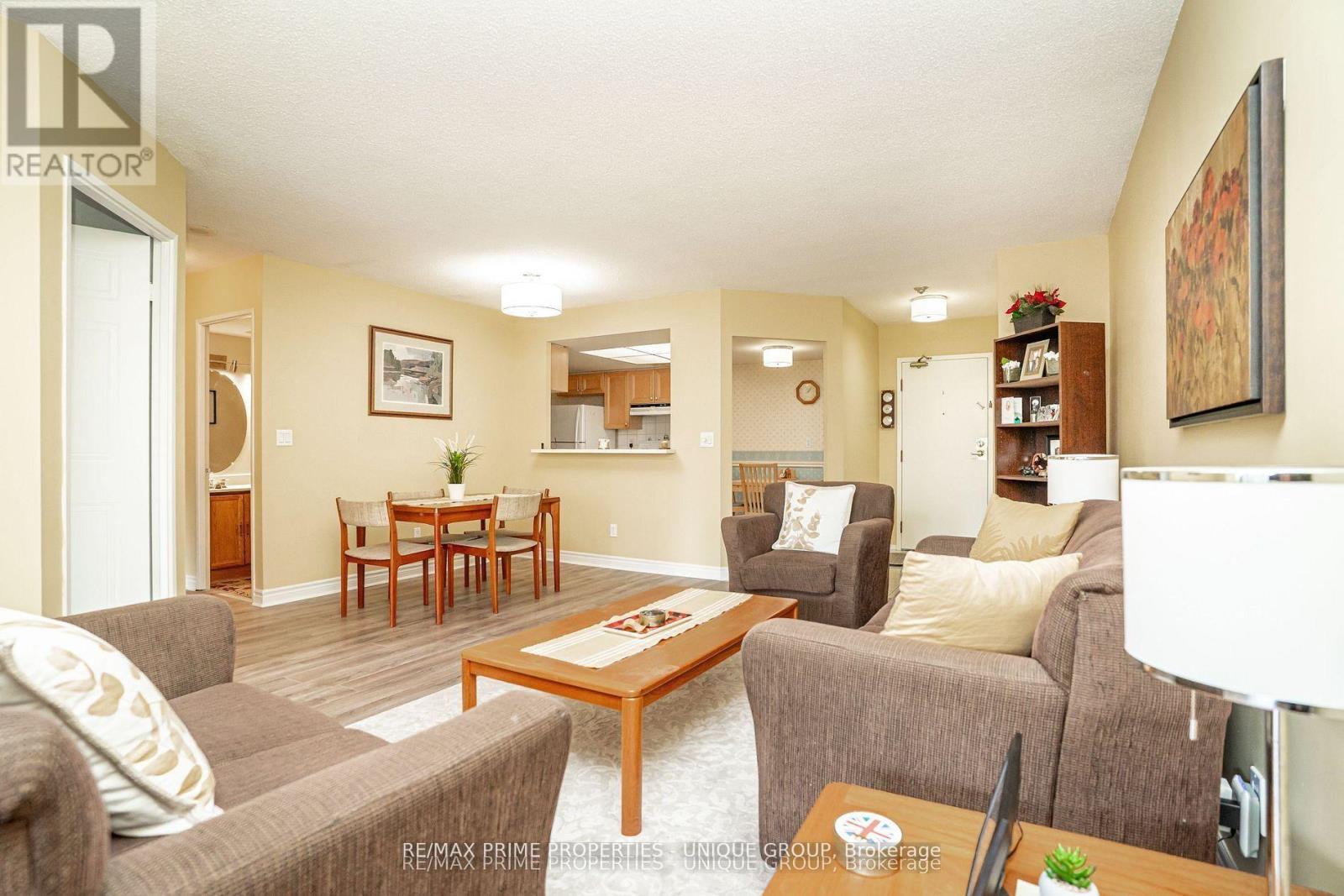 209 - 33 Weldrick Road E Property Photo 12