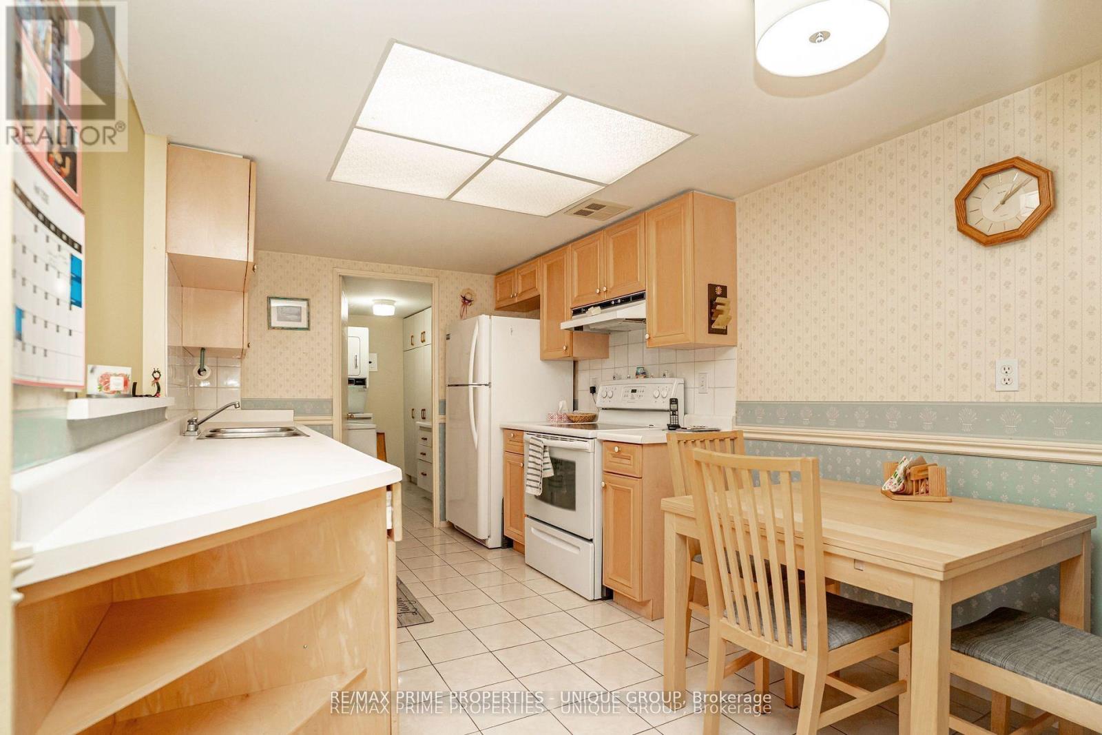 209 - 33 Weldrick Road E Property Photo 16