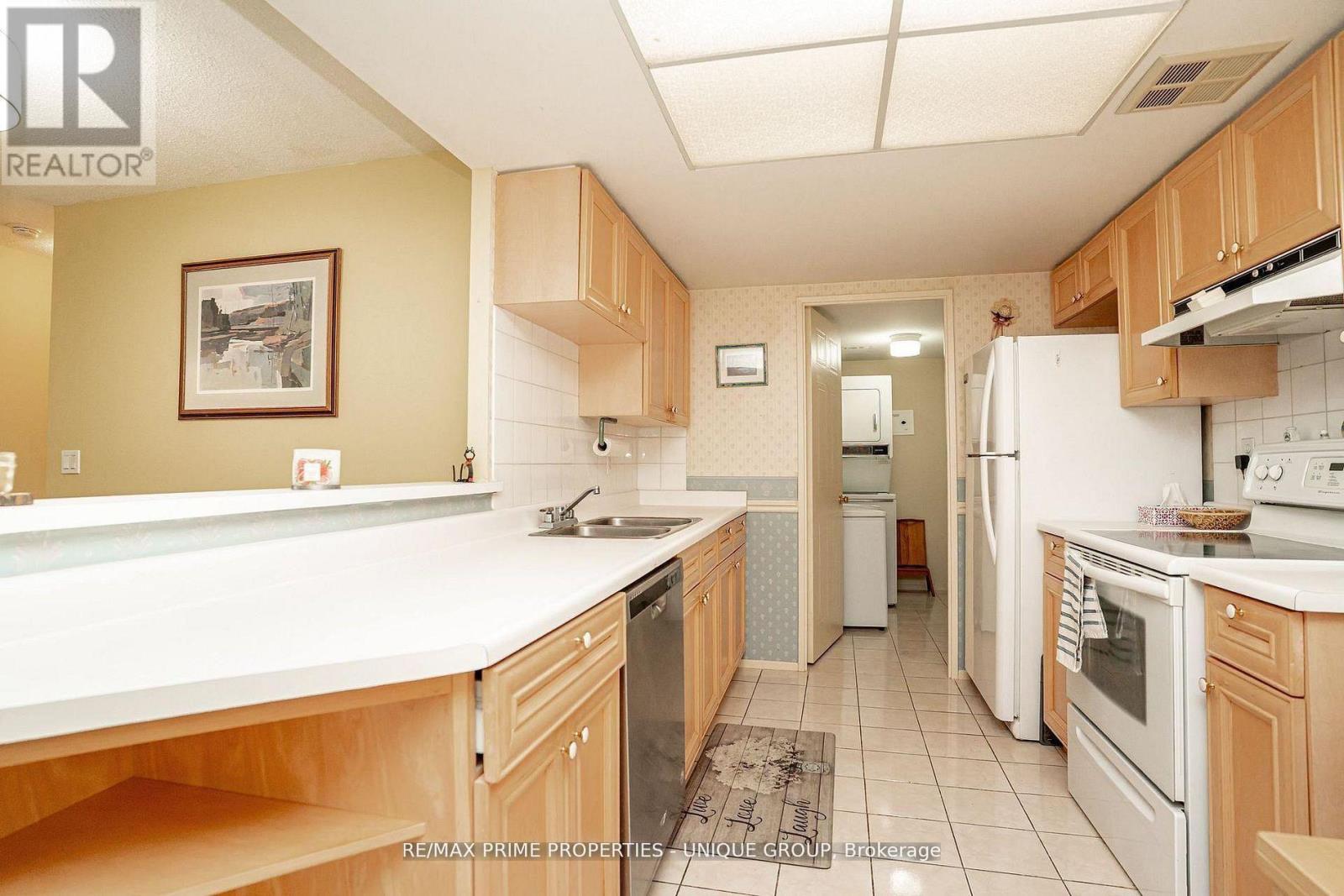 209 - 33 Weldrick Road E Property Photo 17