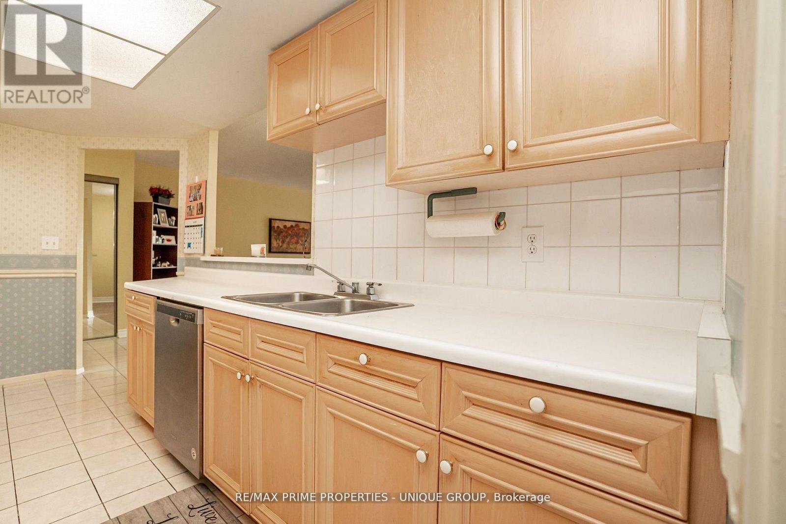 209 - 33 Weldrick Road E Property Photo 19