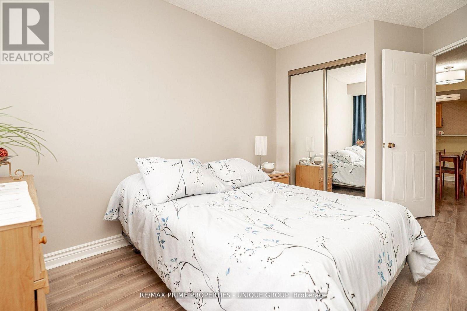 209 - 33 Weldrick Road E Property Photo 23